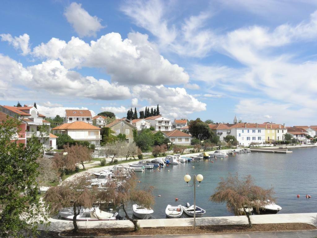Apartmani Volga Petrcane Exteriér fotografie