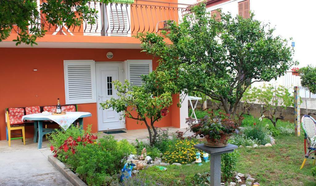 Apartmani Volga Petrcane Exteriér fotografie