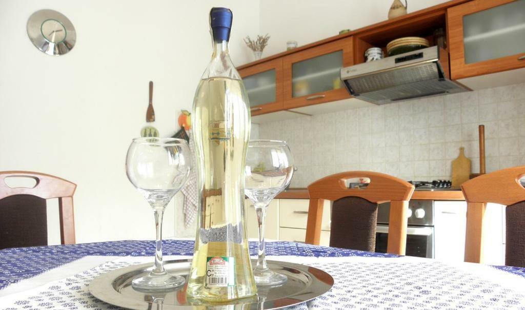 Apartmani Volga Petrcane Exteriér fotografie